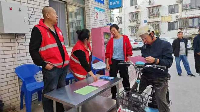 河北保定 社保服務(wù)進(jìn)萬家 幸福養(yǎng)老暖人心